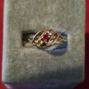 Vintage 10K gold ring with 3 gem stones